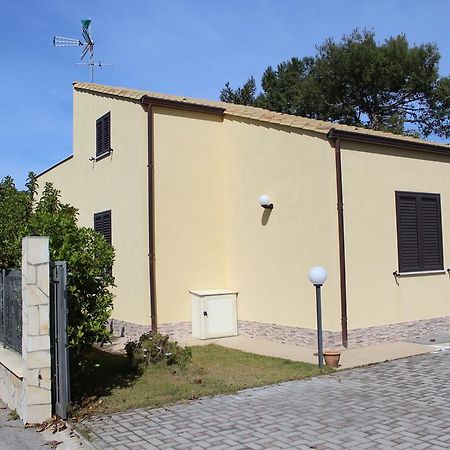 Casa Vacanze Roccella Beach Кампофеличе ди Рокела Екстериор снимка