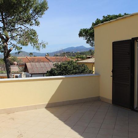 Casa Vacanze Roccella Beach Кампофеличе ди Рокела Екстериор снимка