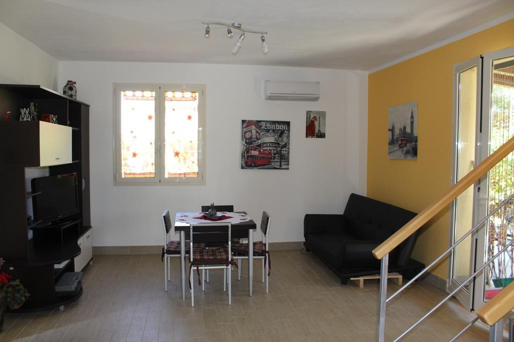 Casa Vacanze Roccella Beach Кампофеличе ди Рокела Екстериор снимка