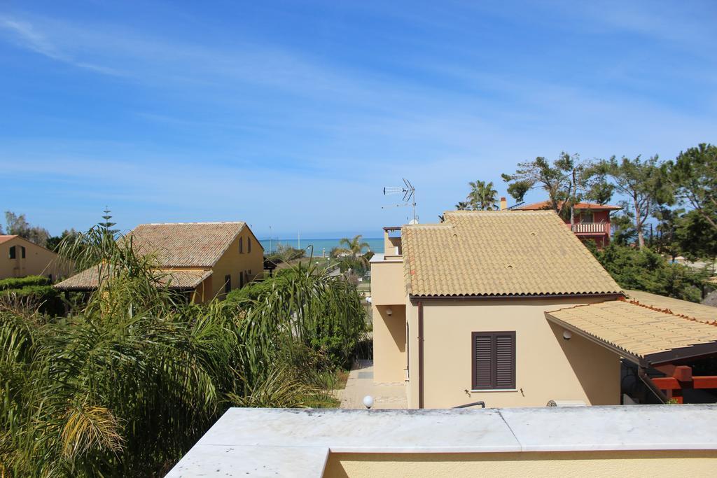 Casa Vacanze Roccella Beach Кампофеличе ди Рокела Екстериор снимка