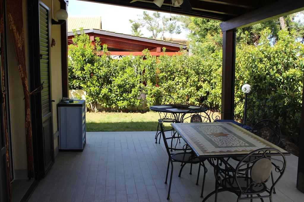 Casa Vacanze Roccella Beach Кампофеличе ди Рокела Екстериор снимка