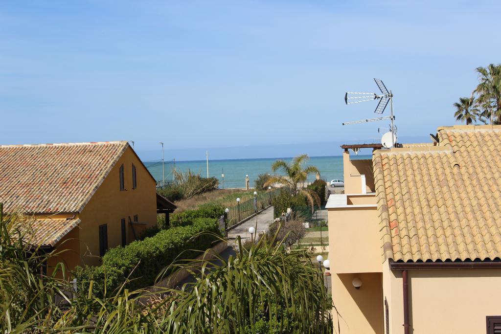 Casa Vacanze Roccella Beach Кампофеличе ди Рокела Екстериор снимка